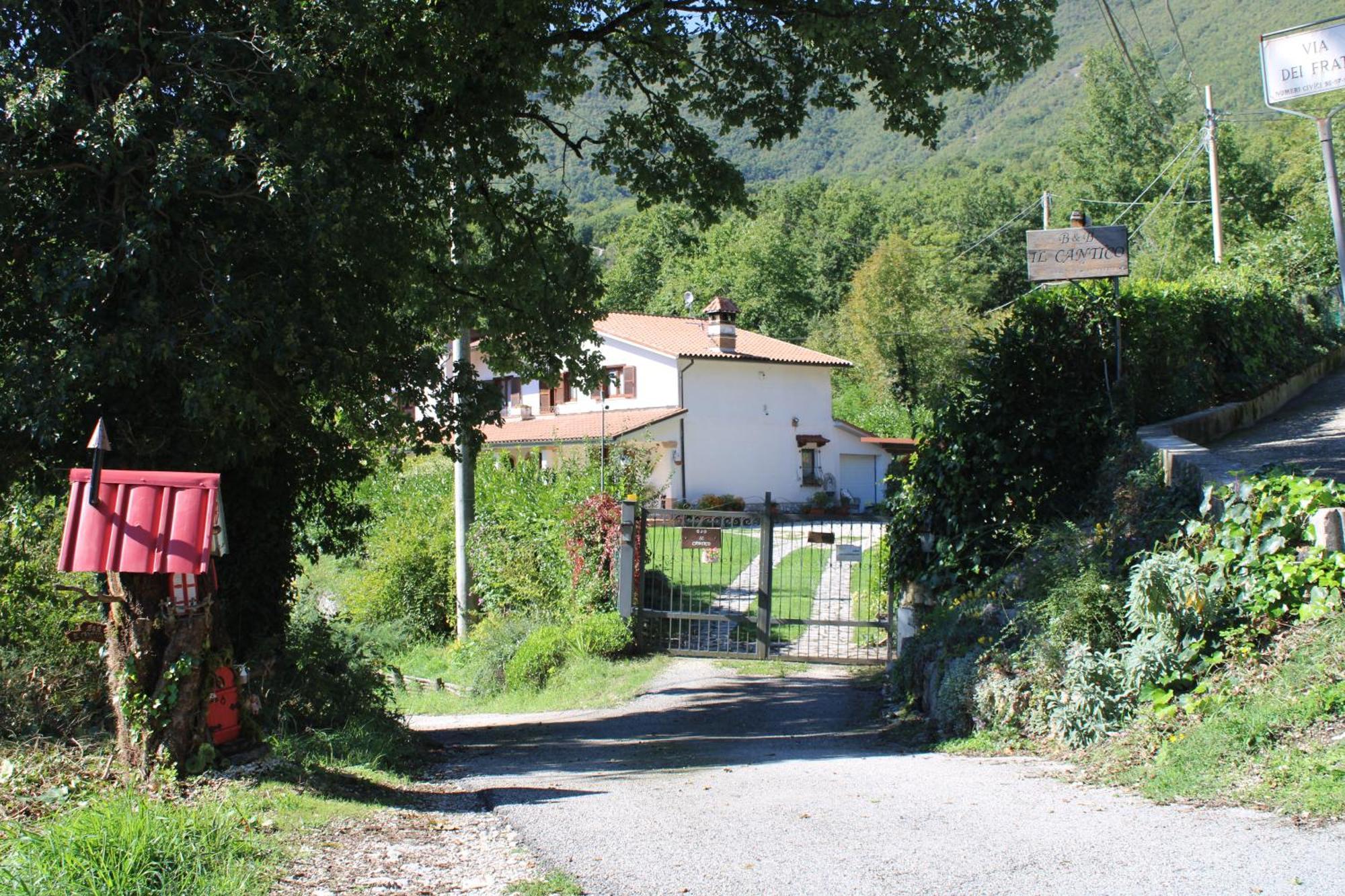 B&B Il Cantico Greccio Bagian luar foto