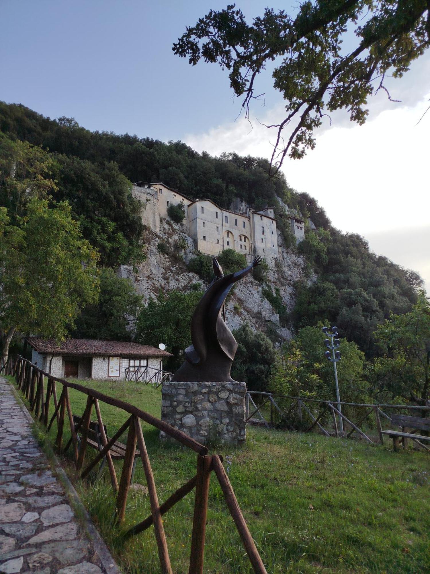 B&B Il Cantico Greccio Bagian luar foto
